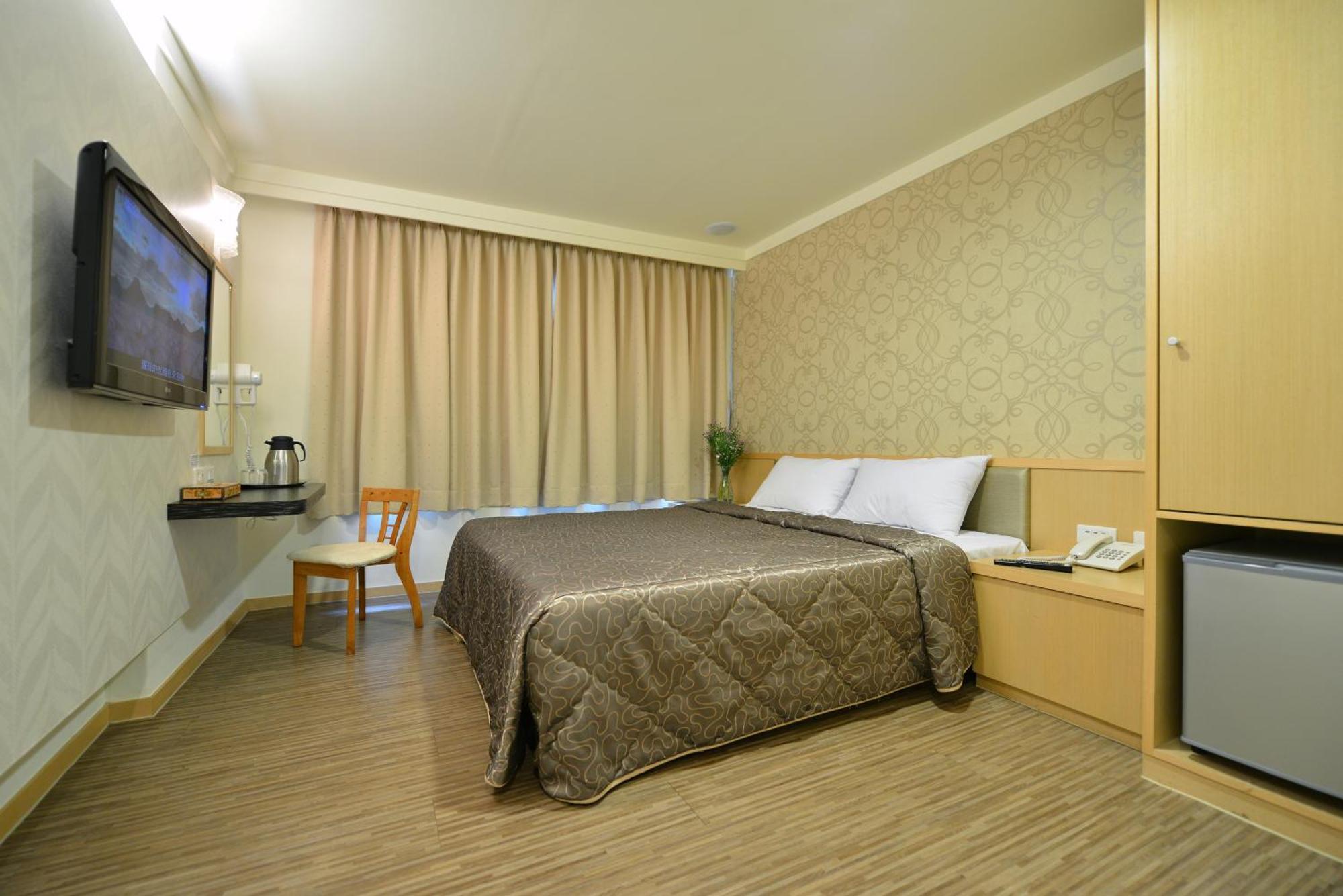 Ing Wang Hotel Tainan Dış mekan fotoğraf